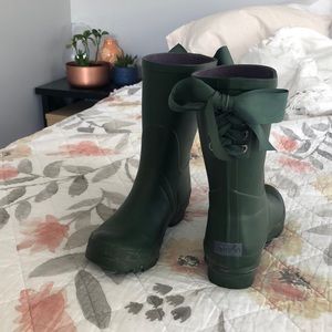 Hunter green rain boots with bows